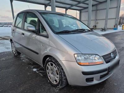 Silber Gebraucht 2005 Fiat Idea Van / Kleinbus | 2.499 € (Teuer)