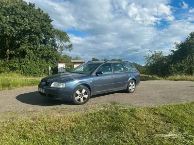 Gebraucht Audi A6 220 PS (161 kW) 2004 Blau Kombi