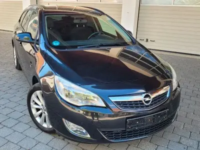 Gebraucht Opel Astra 116 PS (85 kW) 2012 Schwarz Kombi
