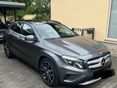 Gebraucht Mercedes GLA200 Style 156 PS (114 kW) 2014 Grau SUV