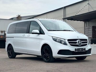 Mercedes V220