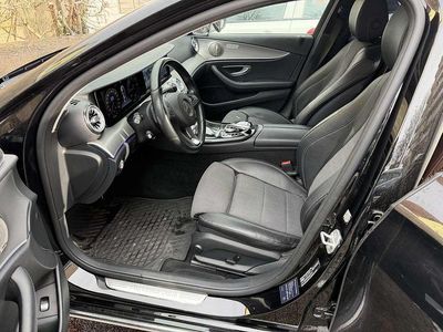 Schwarz Gebraucht 2016 Mercedes E220 Avantgarde Limousine | 23.200 € (Fairer Preis)
