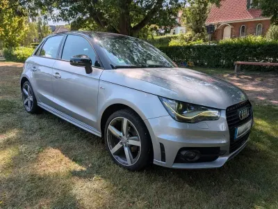 Gebraucht Audi A1 Sportback Attraction 86 PS (63 kW) 2014 Silber Kleinwagen