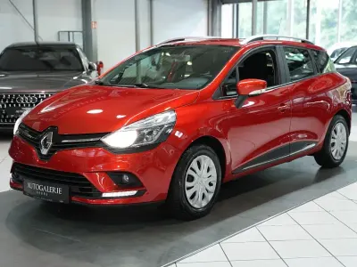 Gebraucht Renault Clio V LIMITED Business 90 PS (66 kW) 2021 Rot Limousine