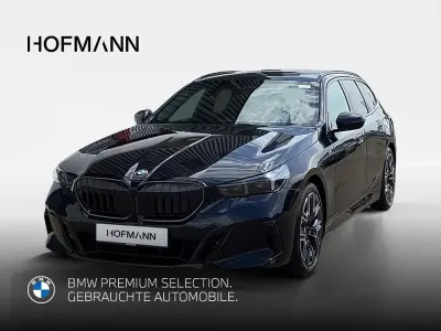 Gebraucht BMW 520 M Sport 197 PS (144 kW) 2025 Saphirschwarz metallic Limousine