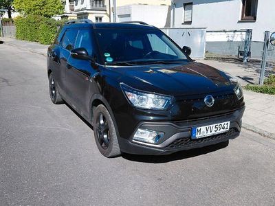 Usata SsangYong XLV Crystal 116 CV (85 kW) 2016 Nero SUV
