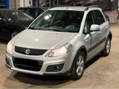 Usata Suzuki SX4 120 CV (88 kW) 2010 Argento Berlina