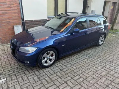 Gebraucht BMW 320 163 PS (119 kW) 2012 Blau Kombi