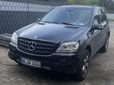 Gebraucht Mercedes ML320 224 PS (164 kW) 2006 Schwarz SUV