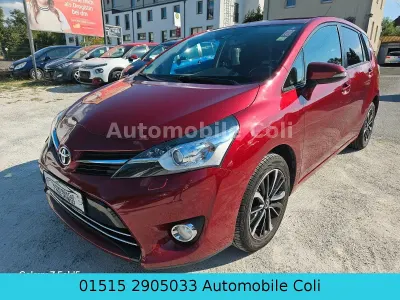 Gebraucht Toyota Verso Edition-S 147 PS (108 kW) 2017 Rot Van / Kleinbus