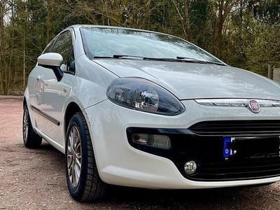 Second-hand Fiat Punto 68 CP (50 kW) 2011 Alb Hatchback