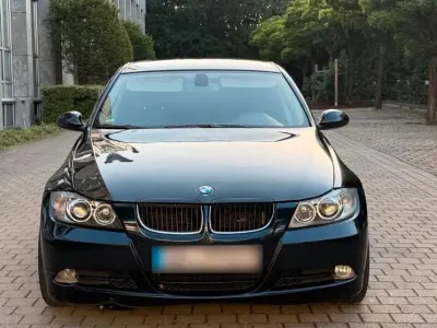 Gebraucht BMW 320 163 PS (119 kW) 2006 Schwarz Limousine