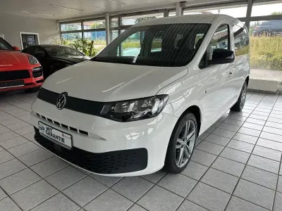 Gebraucht VW Caddy 102 PS (75 kW) 2024 Candyweiss Van / Kleinbus