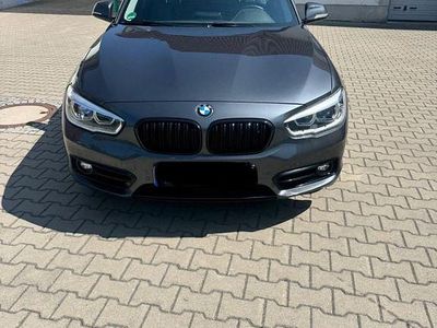 Gebraucht BMW 118 136 PS (100 kW) 2018 Grau Kleinwagen