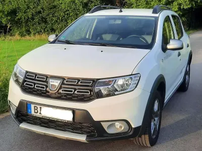Gebraucht Dacia Sandero Stepway 90 PS (66 kW) 2020 Weiß Limousine