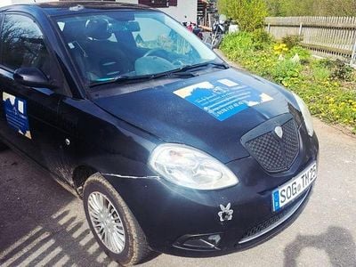 Second-hand Lancia Ypsilon 60 CP (44 kW) 2007 Negru Hatchback