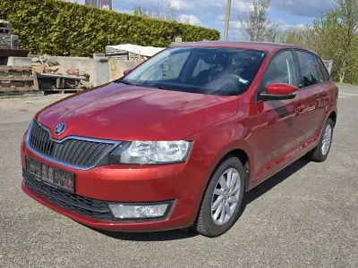 Gebraucht Skoda Rapid Joy 110 PS (80 kW) 2016 Rot Kleinwagen