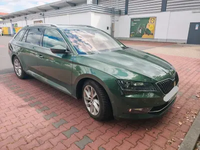Gebraucht Skoda Superb Style 120 PS (88 kW) 2019 Grün Kombi