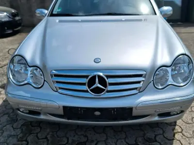 Gebraucht Mercedes C180 129 PS (94 kW) 2001 Silber Limousine