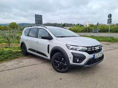 Gebraucht Dacia Jogger Extreme 101 PS (74 kW) 2023 Silber Van / Kleinbus