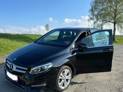 Gebraucht Mercedes B180 Urban 109 PS (80 kW) 2016 Schwarz Kleinwagen