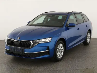 Neu Skoda Octavia Selection 150 PS (110 kW) 2026 Race blau metallic Kombi