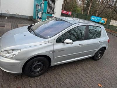 Silber Gebraucht 2005 Peugeot 307 Kleinwagen | 2.499 €