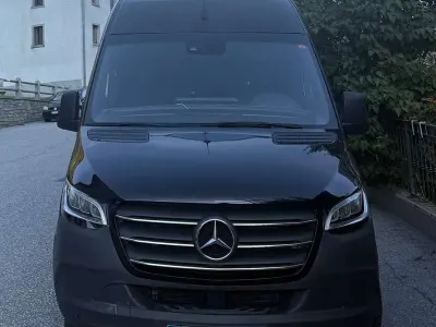 Gebraucht Mercedes Sprinter 170 PS (125 kW) 2023 Schwarz Van