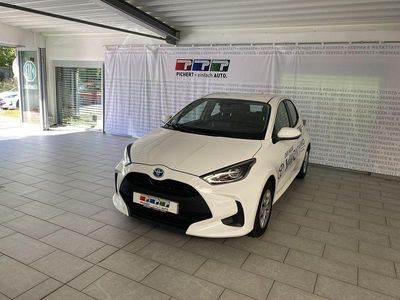 Usata Toyota Yaris Hybrid Comfort 116 CV (85 kW) 2023 Bianco Berlina