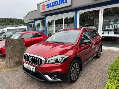 Gebraucht Suzuki SX4 S-Cross Comfort 129 PS (94 kW) 2021 Energetic red pearl (metallic) SUV
