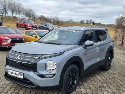Gebraucht Mitsubishi Outlander P-HEV Edition 306 PS (225 kW) 2025 Mondsteingrau SUV