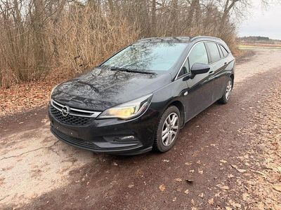 Usata Opel Astra Edition 110 CV (80 kW) 2017 Nero Station wagon