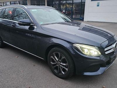 Gebraucht Mercedes C200 184 PS (135 kW) 2017 Blau Limousine
