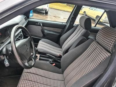 Gebraucht Mercedes 190 122 PS (89 kW) 1992 Schwarz Limousine