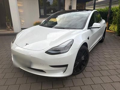 Begagnad Tesla Model 3 Standard Range Plus 208 kW (283 HK) 2022 Vit Sedan