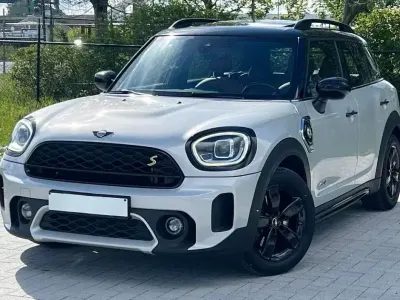 Second-hand Mini Cooper Countryman Classic 220 CP (161 kW) 2022 Alb SUV