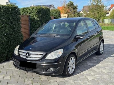 Mercedes B200