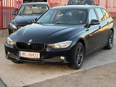 Gebraucht BMW 320 Sport Line 184 PS (135 kW) 2015 Schwarz Kombi