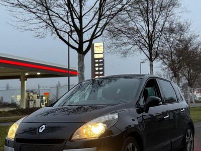 Schwarz Gebraucht 2011 Renault Scénic III Van / Kleinbus | 4.499 € (Fairer Preis)