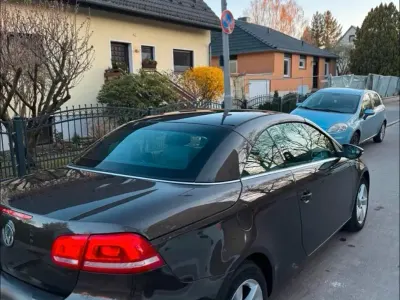 Gebraucht VW Eos 122 PS (89 kW) 2011 Schwarz Cabrio