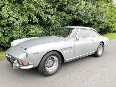 Gebraucht Ferrari 330 300 PS (220 kW) 1966 Silber Coupé