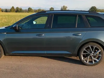 Gebraucht Skoda Superb SportLine 190 PS (139 kW) 2019 Grau Kombi