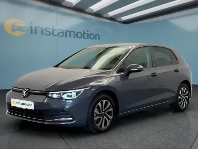 Usata VW Golf VIII 150 CV (110 kW) 2023 Grigio Utilitaria