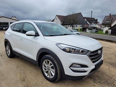 Begagnad Hyundai Tucson Intro Edition 136 HK (100 kW) 2016 Vit SUV