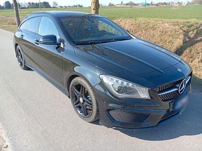 Gebraucht Mercedes CLA180 Shooting Brake AMG line 122 PS (89 kW) 2016 Schwarz Kombi