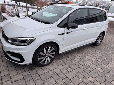 Weiß Gebraucht 2021 VW Touran Highline Van / Kleinbus | 28.800 € (Fairer Preis)