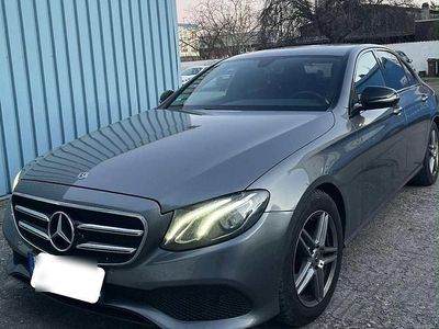 Grau Gebraucht 2020 Mercedes E220 Limousine | 32.000 € (Fairer Preis)