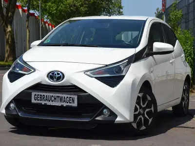 Gebraucht Toyota Aygo X-play 72 PS (52 kW) 2019 Weiß Kleinwagen