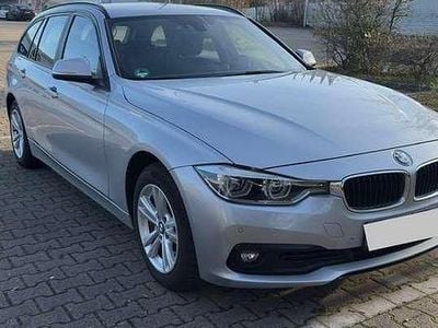 Grau Gebraucht 2019 BMW 320 Kombi | 11.490 € (Fairer Preis)