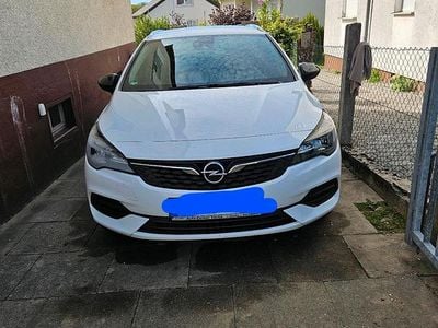 Używany Opel Astra Design Edition 130 KM (95 kW) 2020 Biały Kombi